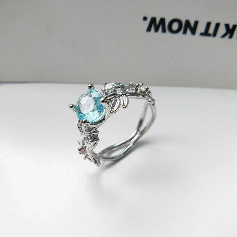 Stříbrný prsten s Měsíčním kamenem