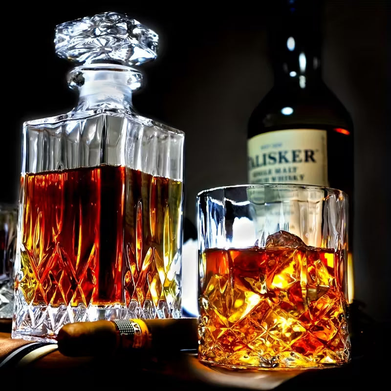 Sada láhve a sklenic na whiskey