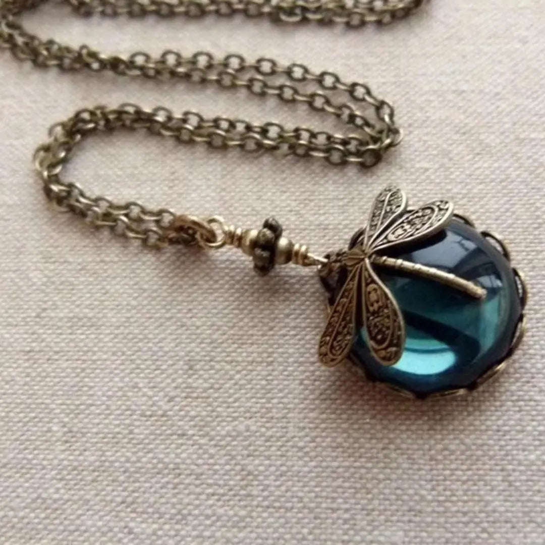 Vintage Dragonfly Necklace – Vzdušná Elegance