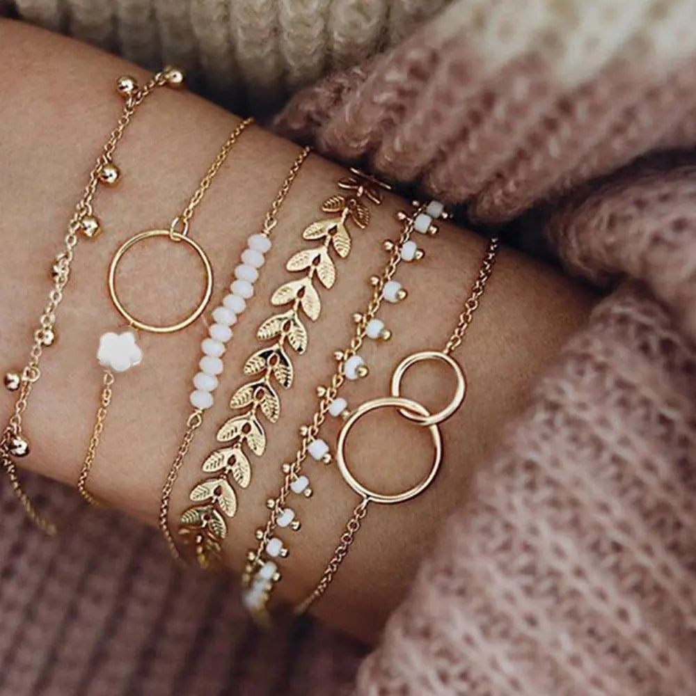 Set boho náramků ze zlata