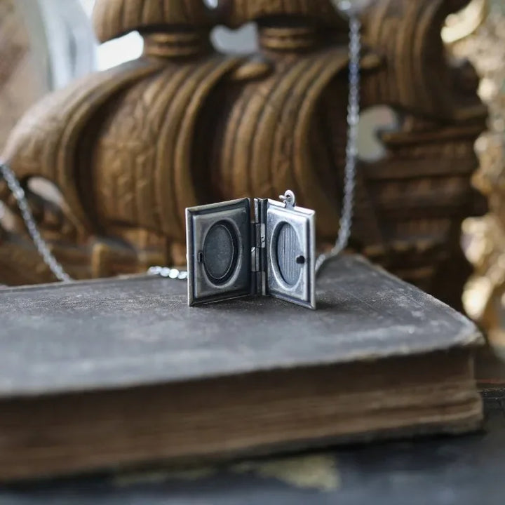 Vintage Kočičí Pendentif Kniha - Otočná Stránka