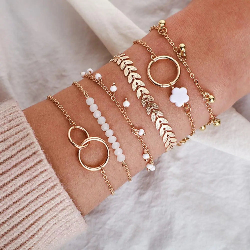Set boho náramků ze zlata
