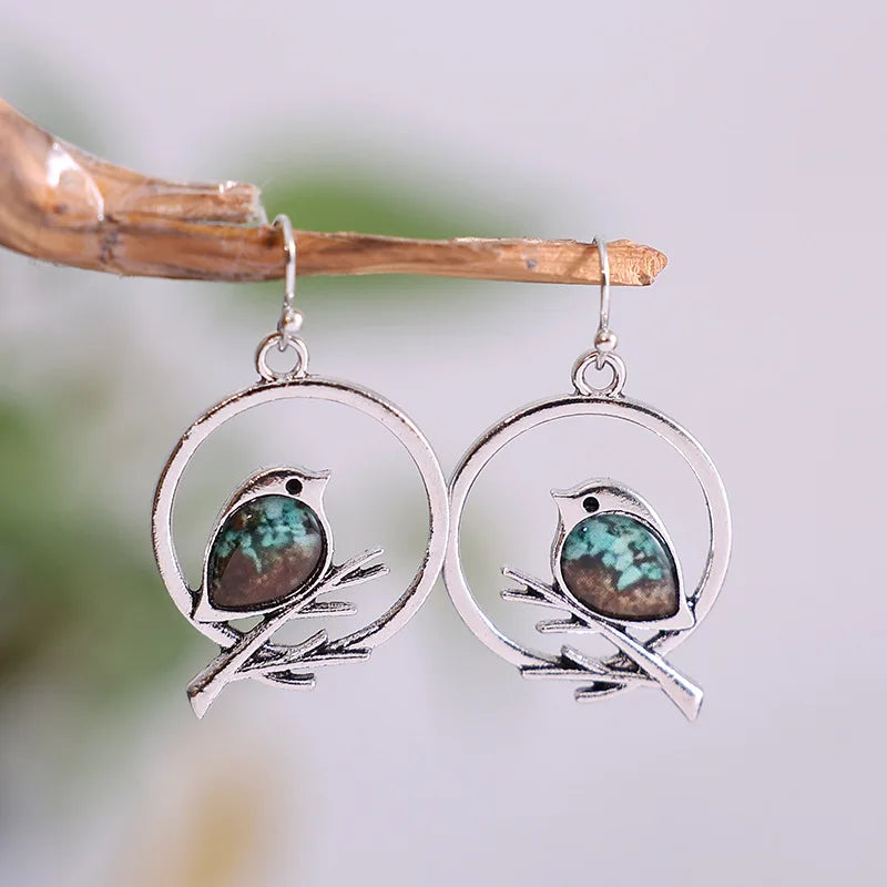 Vintage Náušnice Pták na Větvi – Evokující Svobodu a Klid