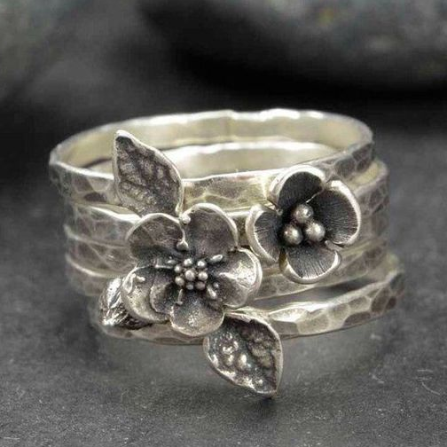 Vintage Stříbrný Prsten s Květem v Látkách