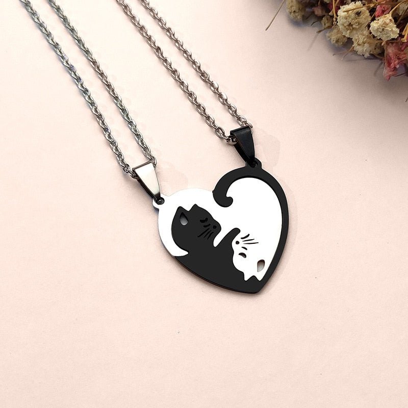 Náhrdelník Yin Yang s Černou a Bílou Kočkou